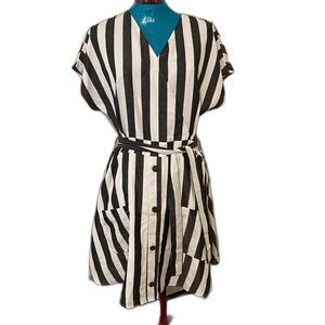 Black & White Stripped V-neck Short Sleeve Dress Women Size L